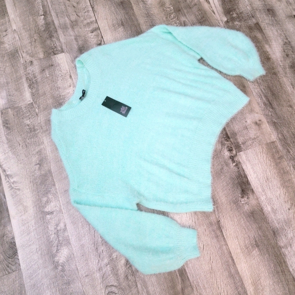 Crewneck Fuzzy Sweater Bleached Aqua.